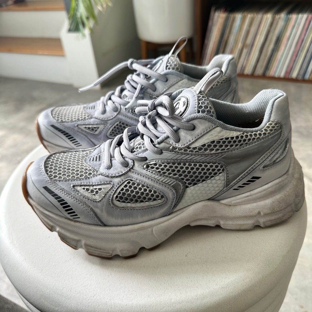 Axel Arigato Marathon Runner US 6.5, worn about 10 times still look great!
